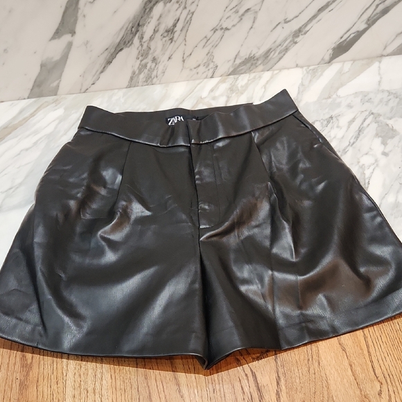 Zara Pants - Zara Black High Waist Faux Leather Shorts Sz L